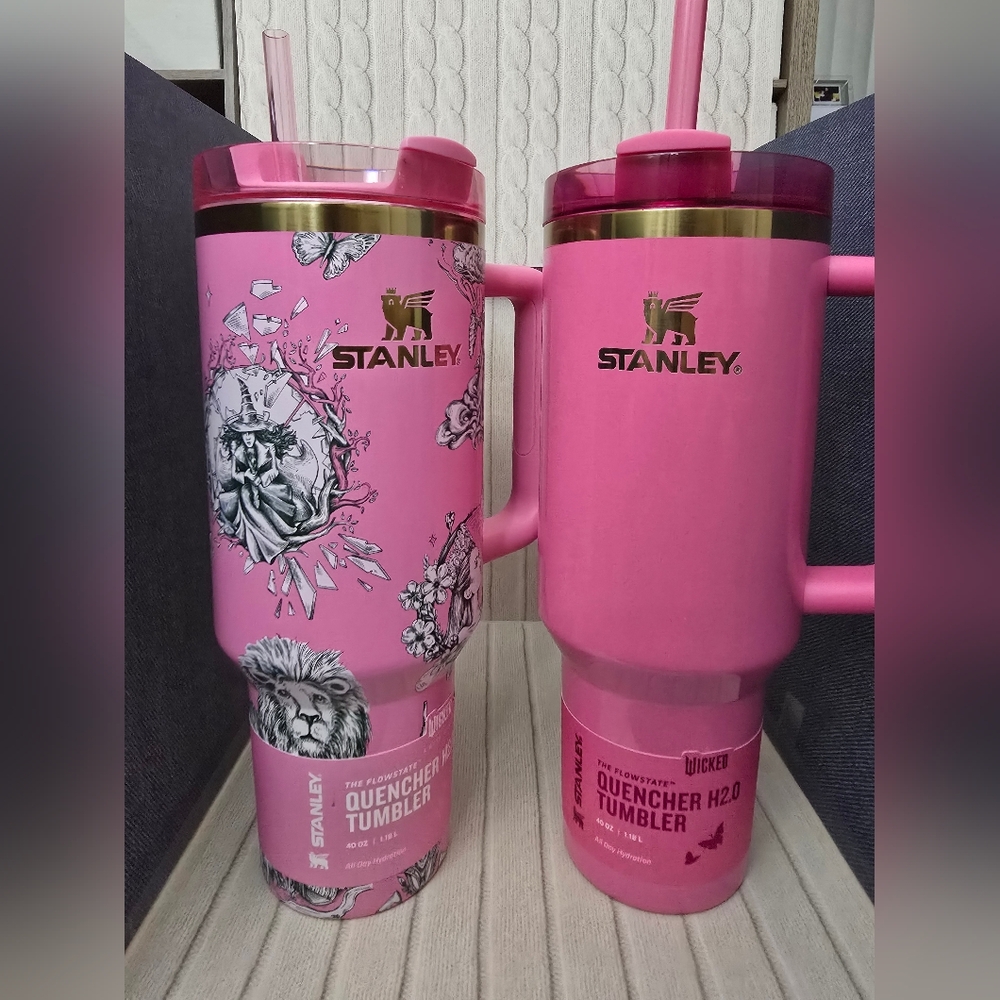 NEW! WICKED STANLEY GLINDA 40oz Quencher 2024 & 2025 Tumblers
(BUNDLE)